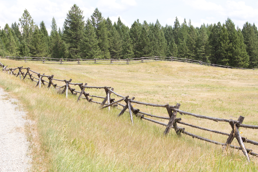 Who has built a jackleg fence?