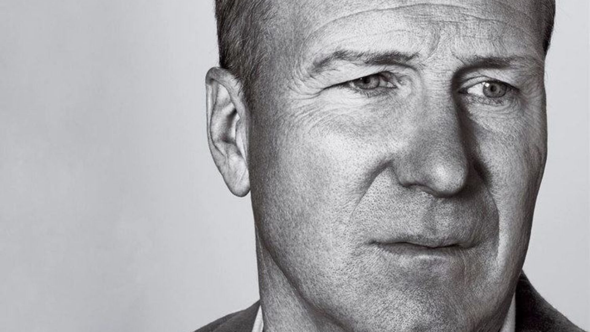 william hurt related to john hurt - Ilustrasi 3