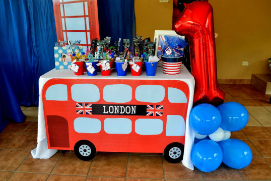 http://static1.1.sqspcdn.com/static/f/826008/24912869/1400609912767/birthday-party-ideas-british-royal-double-decker-bus-drink-station.jpg?